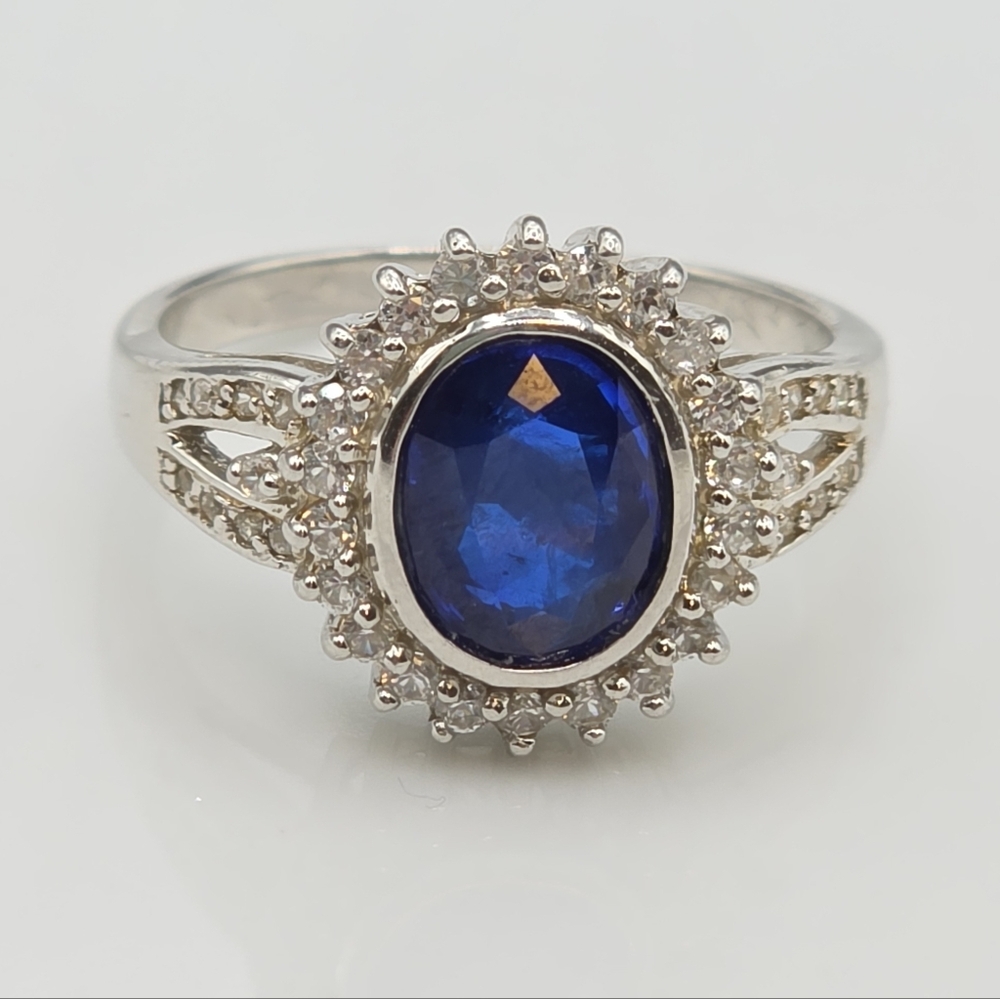 NWOT Stunning Rare Genuine Tanzanian Blue Spinel And White Topaz Halo Ring